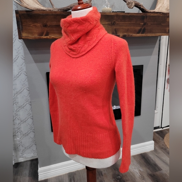 BANANA REPUBLIC Cashmere Sweater size M, 100% Cashmere, Red Color - Picture 3 of 8